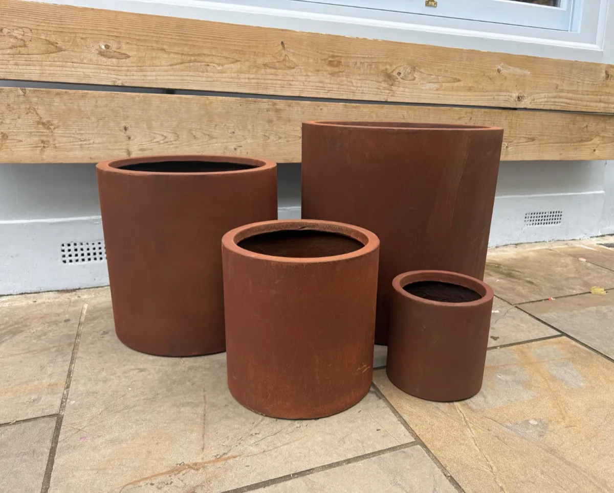 Weathered Rust Cylinder