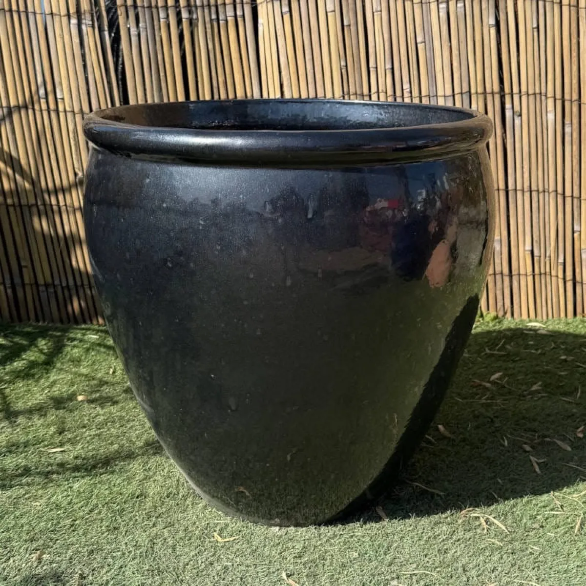 Charcoal Glazed Rimmed Egg Pot